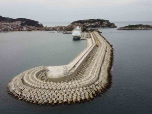 Amasra’da Mendirek İnşasında Sona Yaklaşıldı