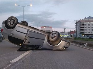 Aracıyla Takla Atan Kadın Sürücü Yaralandı