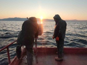 Van Gölü’nün Mavi Sularında Ekmek Mücadelesi