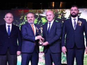 Bursa Büyükşehir Ödüle Doymuyor