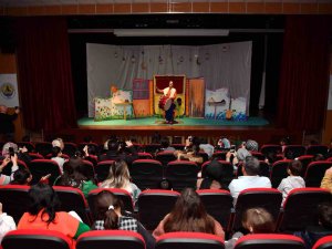 Çocuklara Karne Hediyesi Tiyatro Oyunu