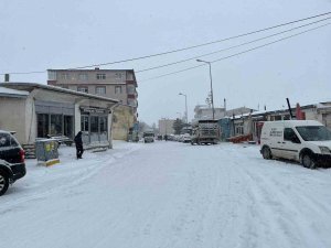 Çiftçiye Mutluluk, Esnafa Çile Oldu