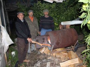 Türkiye ‘Buz’ Kesti, Antalyalı Çiftçi Don Nöbetine Başladı