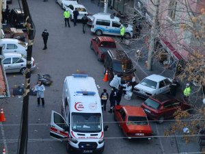 3 Kişinin Öldüğü Miras Kavgası Davasında Tartışma Çıkınca Duruşma Ertelendi