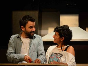 Bozüyük Belediye Tiyatrosu’nun “Ayrılık” Adlı Oyunu Güldürmeye Devam Ediyor