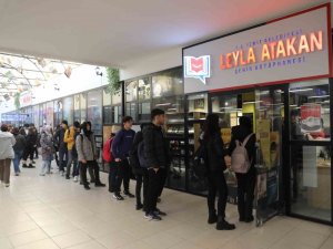 Yeni Açılan Leyla Atakan Şehir Kütüphanesi Gençlerin Gözdesi Oldu