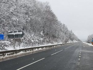 Bolu Dağı’na Kar Yağışı Etkili Oluyor