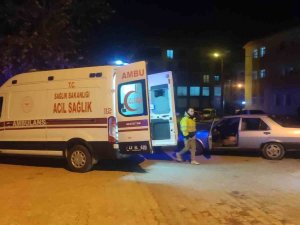 Gediz’de İki Otomobil Çarpıştı, 2 Yaralı