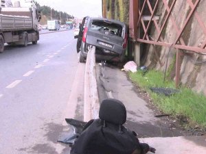 Maltepe’de Bariyerler Kaza Yapan Aracın Önünden Girip Arkasından Çıktı
