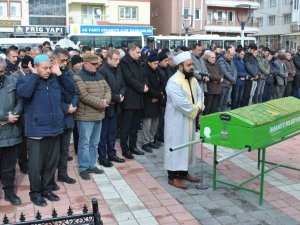 Belediye Başkanı Türkmen’in Engelli Oğlu Berkcan Genç Yaşta Vefat Etti