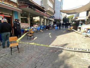 Karnından Bıçaklanan Esnaf Yaralandı