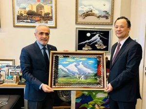 Cumhurbaşkanı Başdanışmanı Topçu, Kırgızistan Büyükelçisi Kazakbayev’i Ağırladı