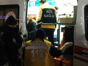 Elazığ’ın En İşlek Caddesinde Bıçaklı Kavga: 2 Yaralı