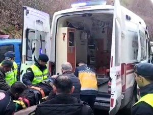 2 Gündür Aranıyordu, Kayalıklarda Sıkışmış Halde Sağ Bulundu