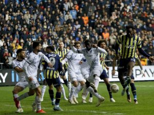 Spor Toto Süper Lig: Adana Demirspor: 1 - Fenerbahçe: 1 (Maç Sonucu)