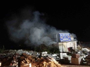 Babasını Kaybettiği Gün, Atölyesi De Küle Döndü