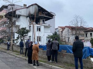 Doğalgaz Patlamasında Ağır Yaralanan Anne İle Oğlu Yaşam Mücadelesini Kaybetti