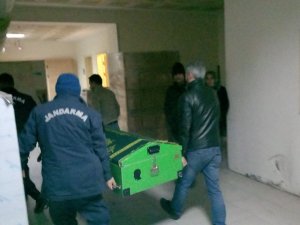 Yangında Hayatını Kaybeden Vatandaşın Cenazesi Kozan Devlet Hastanesi Morguna Getirildi