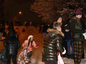 Ankara’da Karın Keyfini Çocukları Çıkardı