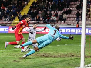 Kayserispor Bir Kez Daha Başakşehir’i Yendi