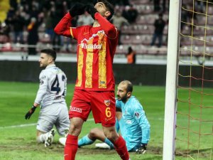 Ali Karimi 2. Golünü Attı