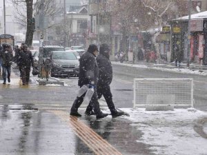 Kars’ta 49 Köy Yolu Ulaşıma Kapandı