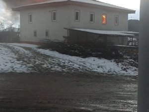 Bursa’da İki Katlı Ev, Alev Alev Yandı