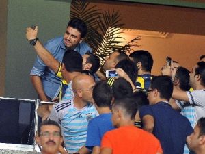 Ozan Tufan Ve Volkan Şen Tribünde