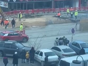 Bursa’da Husumetli Sürücüler Önce Birbirlerine Çarptı, Ardından Tekme Tokat Kavga Etti