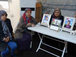 Evlat Direnişi Bin 250 Gündür Devam Ediyor