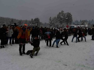 Yayla Kış Festivaline Büyük İlgi: 10 Bin Kişi Ziyaret Etti