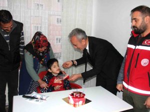 Engelli Muhammed İlk Doğum Günü Pastasını 9 Yaşında Kesti