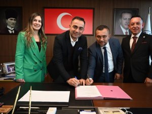 Biga Belediyesi’nde Personelin Hem Yüzü Hem Cebi Güldü