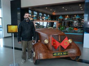 Çocukluk Hayalini Gerçekleştirdi, Atatürk’ün Bindiği Otomobili Ahşaptan Yaptı