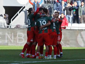 Karşıyaka, Zirveye Yaklaşmak İstiyor