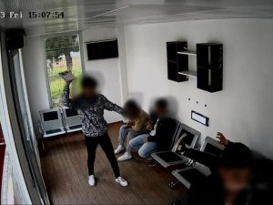 Bursa’da Kapalı Otobüs Duraklarına Çirkin Saldırı