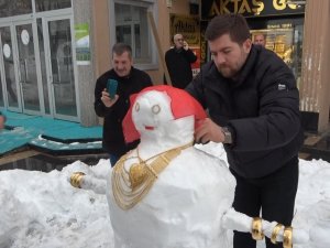 Kardan Gelin Yapıp 300 Gram Altın Taktılar