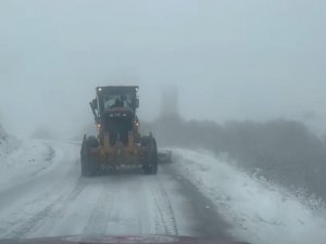 Karakoçan’da Kar Kalınlığı 30 Santimetreyi Geçti