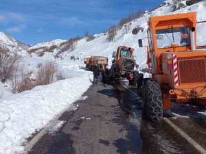 Tunceli’de Kapatılan Yol, Yeniden Trafiğe Açıldı