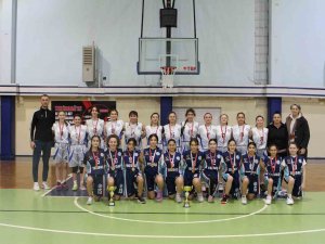 Kız Takımları Göz Kamaştırıyor