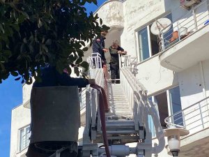 Yangına Uykuda Yakalanan Kız Kardeşler Gözyaşlarına Boğuldu