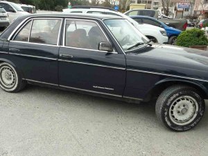 42 Yaşındaki Nostaljik Arabasına Gözü Gibi Bakıyor