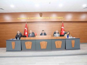 Burdur’da Trafik Tedbirleri İle Genel Emniyete Ve Asayişe İlişkin Tedbirler Toplantısı Yapıldı
