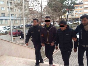 Çaldıkları Araçla Hırsızlık Yaparken Yakalandılar
