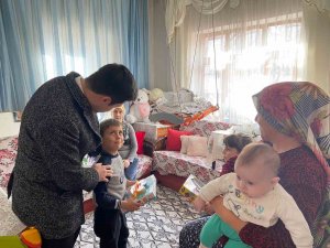 Kaymakam Çelik’ten Yeni Doğan Bebeklerin Ailelerine Ziyaret