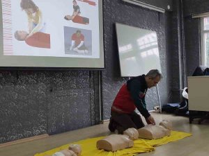 Kantin Ve Yemekhane Çalışanlarına İlk Yardım Eğitimleri Verildi