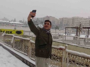 Şanlıurfa’da Halaylı Kar Sevinci