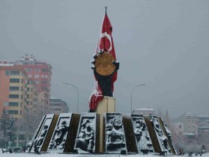 Kahramanmaraş Beyaz Örtüye Büründü