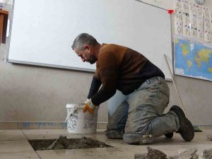 Yüksekova’da 5 Fedakar Öğretmen, 20 Öğrencisiyle Köy Okulunu Onardı