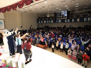 Başiskeleli Minikler Tiyatro Keyfini Doyasıya Yaşadı